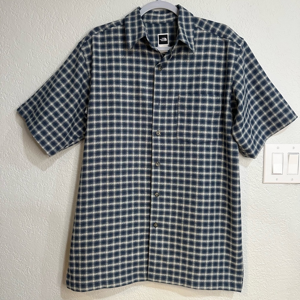 The North Face  Navy Blue Checkered Short Sleeve Shirt Size M